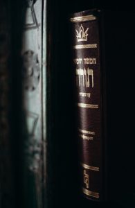 החזקת אברך מכספי מעשר